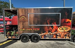 Di Forno Pizza food truck at World Food Trucks Kissimmee